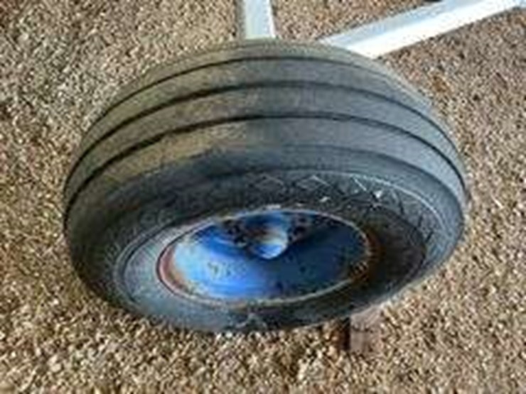 1000-gal-propane-tank-on-running-gear-image-7