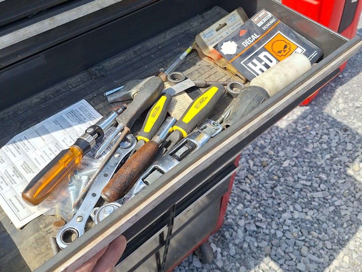 craftsman-doublestack-toolbox-with-misc-tools-image-9