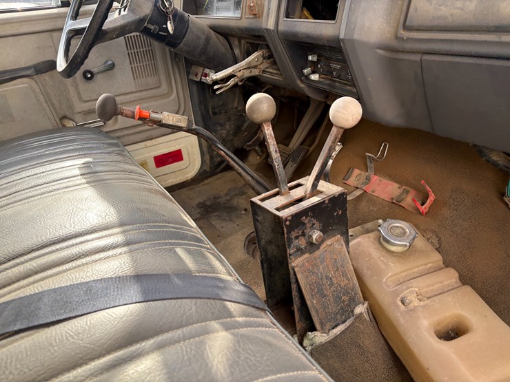 1992-ford-f700-image-41