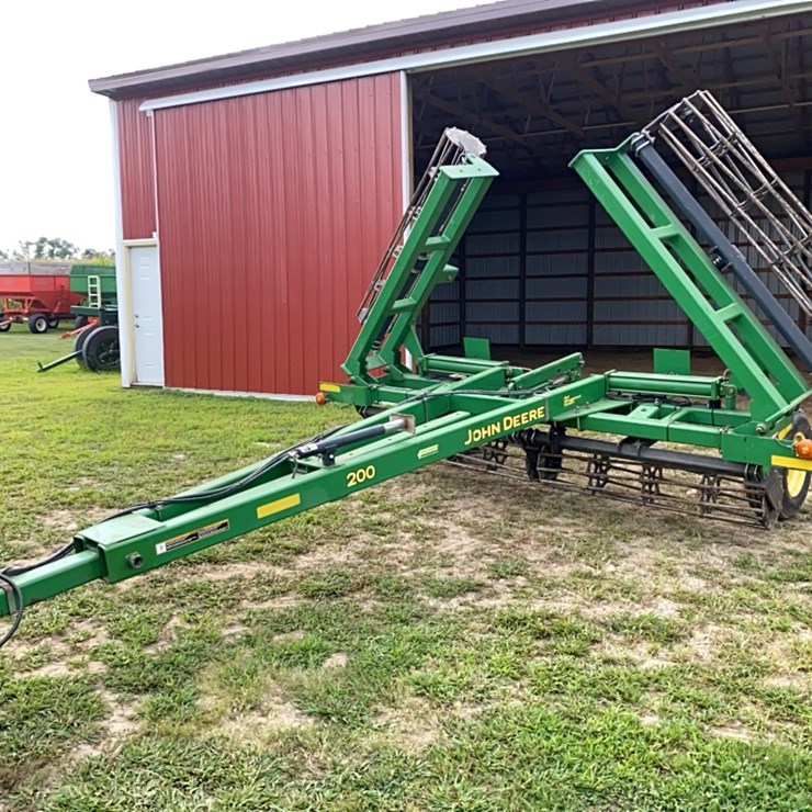 JOHN DEERE 200