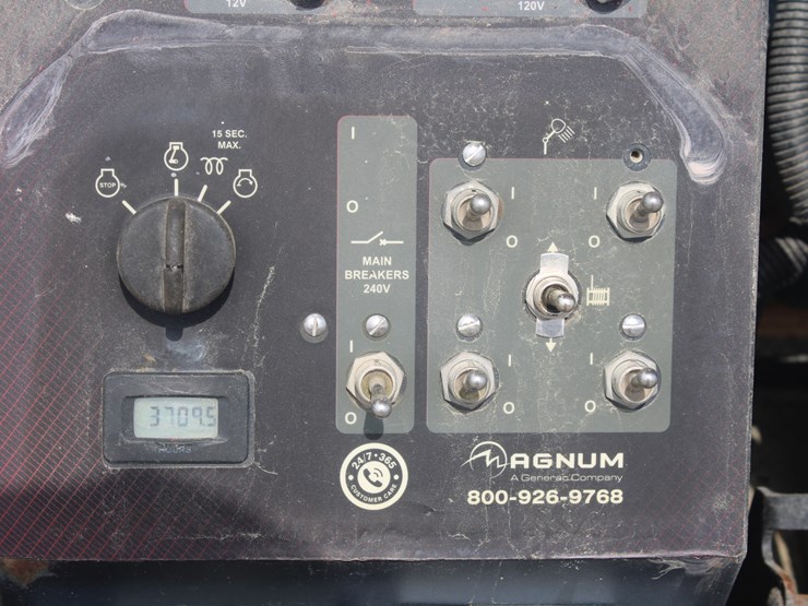 #1038-•-generac-light-tower-image-5