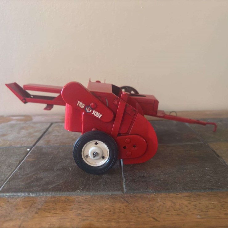 1/16 Tru Scale Square Baler Carter