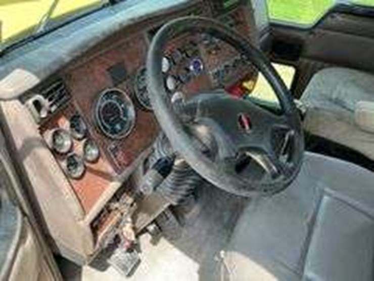 2006-kenworth-t800-image-9