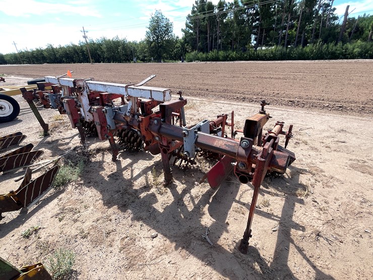 #9032-•-custom-3-pt-tillage-tool-bar-image-3