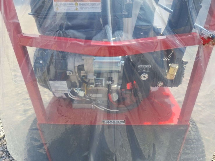 unused-magnum-4000-gold-hot-water-pressure-washer-image-8