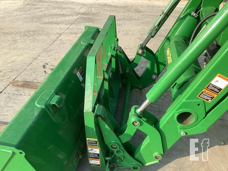 2022-john-deere-5100e-image-11