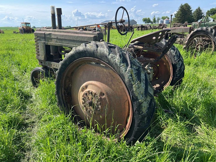 john-deere-model-b-image-3