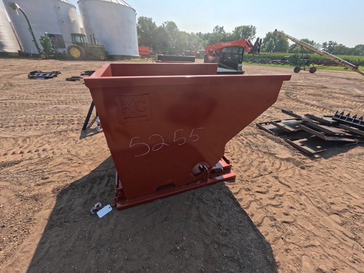 #5255-•-2-yard-self-dumping-hopper-image-4
