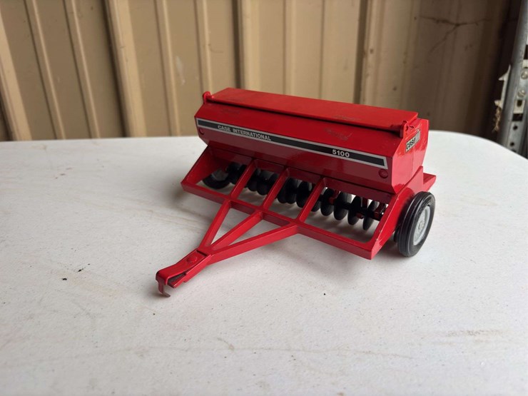 (2)-1/20-international-harvester-915-combine-and-1/16-5100-grain-drill-ertl-image-15