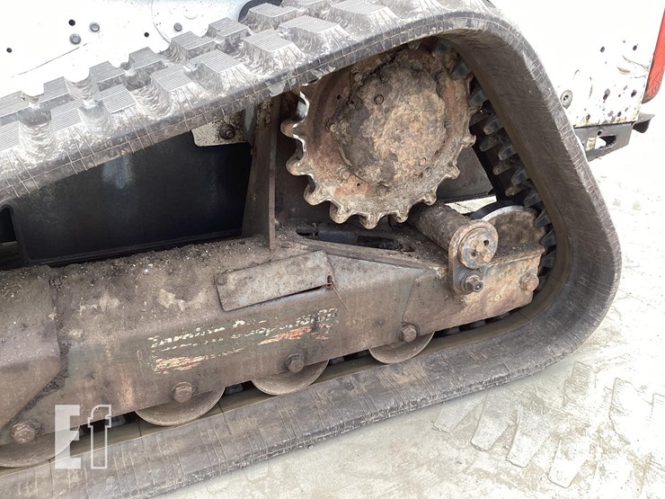 2017-bobcat-t870-image-11