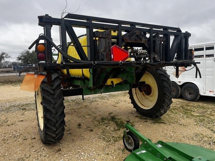 l2---shuban-industries-1000-gallon-sprayer-image-5
