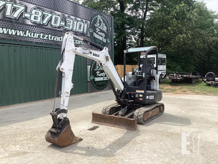 2014-bobcat-e32-image-8