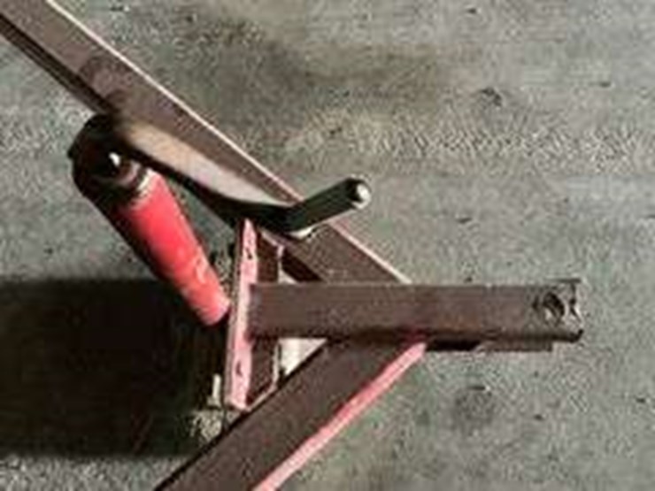 donahue-8’-x-28’-planter-trailer-image-5