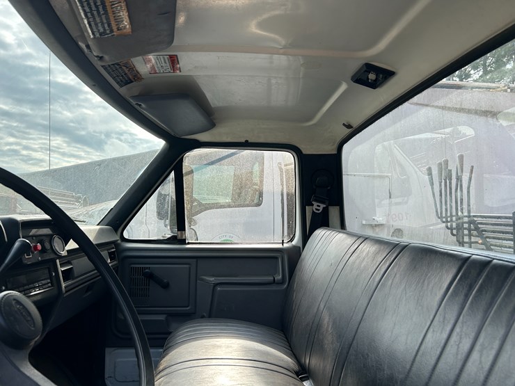1998-ford-f800-image-47