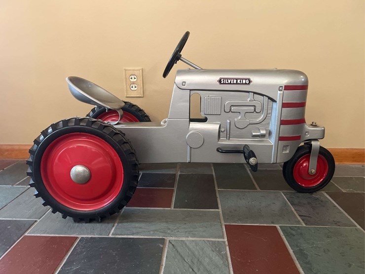 gene-gregory-custom-silver-king-pedal-tractor-image-2