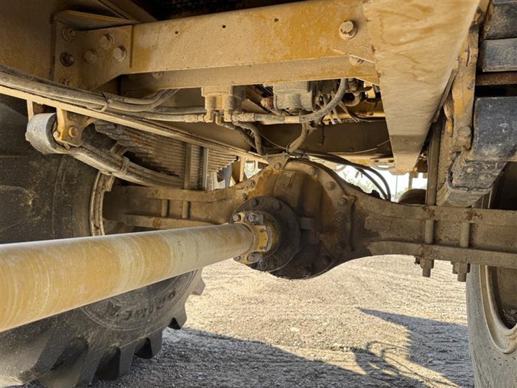 2005-john-deere-70-image-42