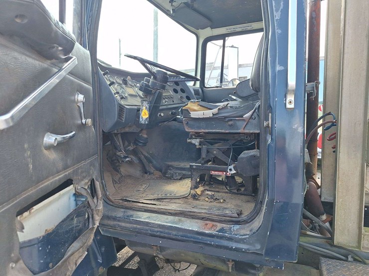 ford-l9000-image-18
