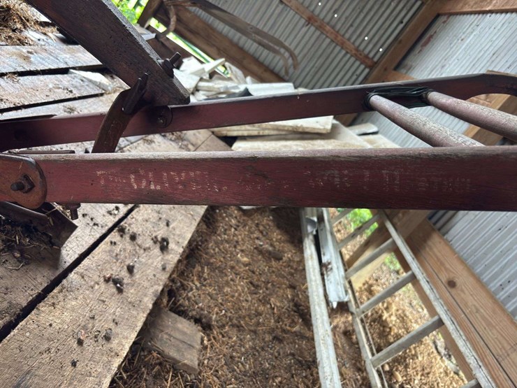 oliver-chilled-plow-works-15”-walking-plow-image-18