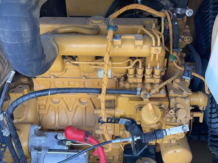 2021-caterpillar-305.5-image-18