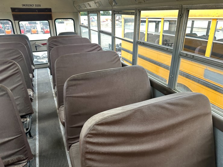 #20-•-#23872-•-2002-international-genesis-school-bus-vin:-1hvbgaan22a916951-image-52