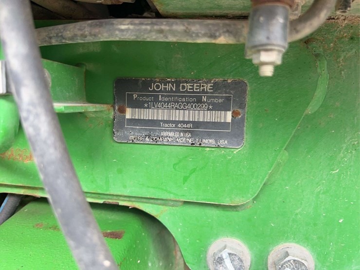 john-deere-4044r-image-18