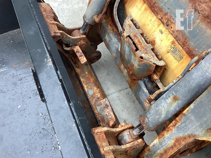 2019-deere-318g-image-10