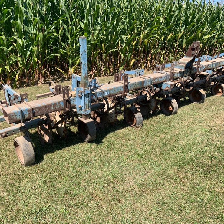Allied 8 row cultivator