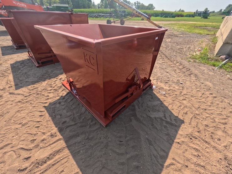 #5252-•-1.5-yard-self-dumping-hopper-image-6