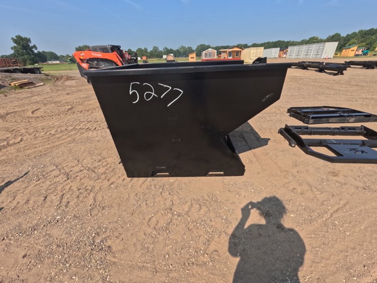 #5277-•-2-yard-skid-steer-trash-hopper-image-1