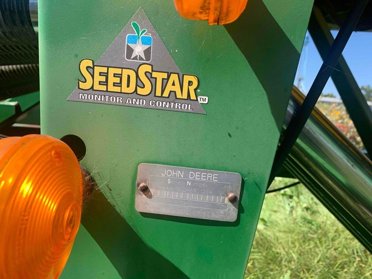john-deere-1820-image-24