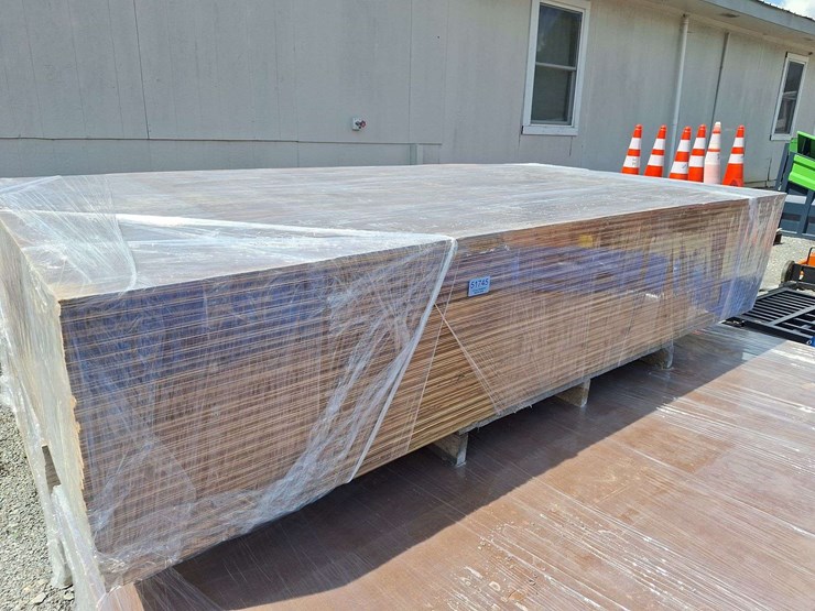 qty-(25)-sheets-3/4"-4'x8'-sheets-cabniet-grade-plywood-image-1