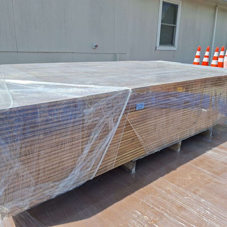 QTY (25) SHEETS 3/4" 4'X8' SHEETS CABNIET GRADE PLYWOOD