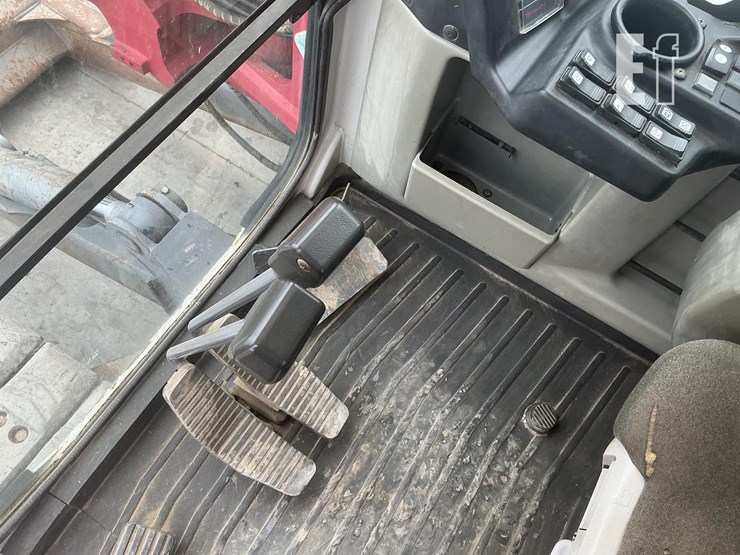 2016-takeuchi-tb1140-image-23