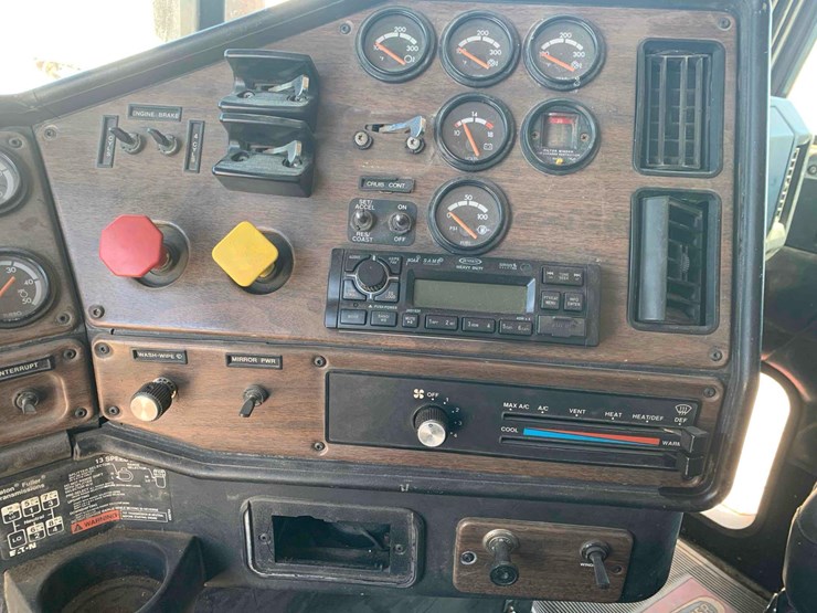 1990-freightliner-grain-truck-image-22