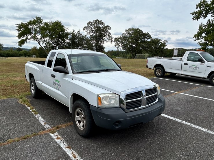 2005-dodge-dakota-image-3