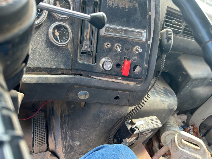 1996-ford-l9000-image-36