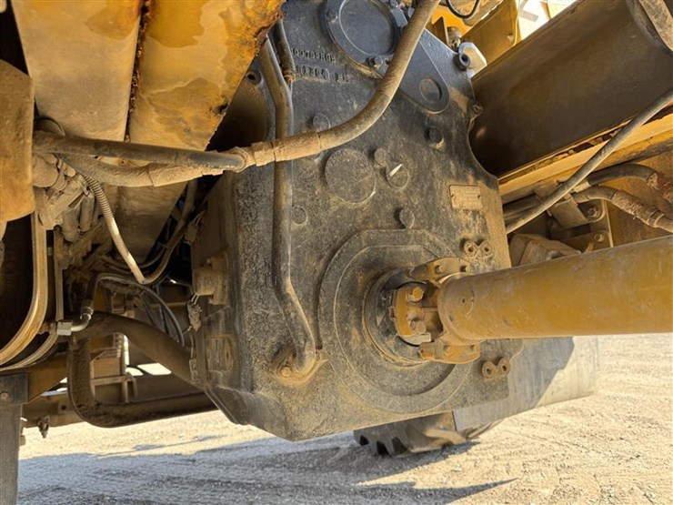 2005-john-deere-70-image-37