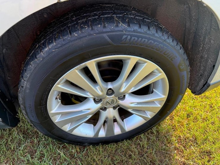 2010-lexus-rx450h-hybrid-suv-**salvage-title**-image-29