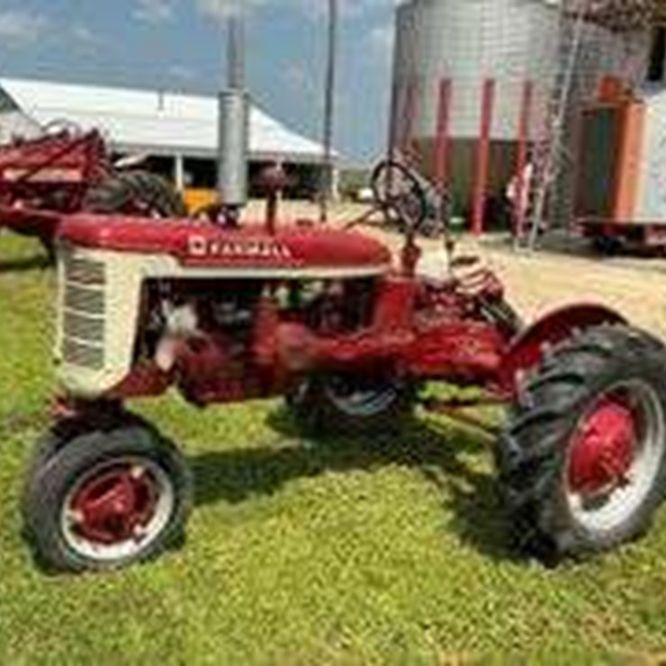 IH Farmall B, gas, NF, pto, belt pulley