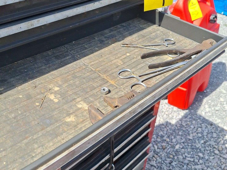 craftsman-doublestack-toolbox-with-misc-tools-image-10