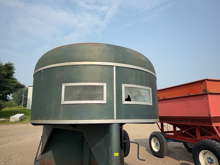 1976-stock-trailer-6’-x-16’-pen-space-+-front-storage,-fifth-wheel,-tandem-axle,-**no-title**-image-3