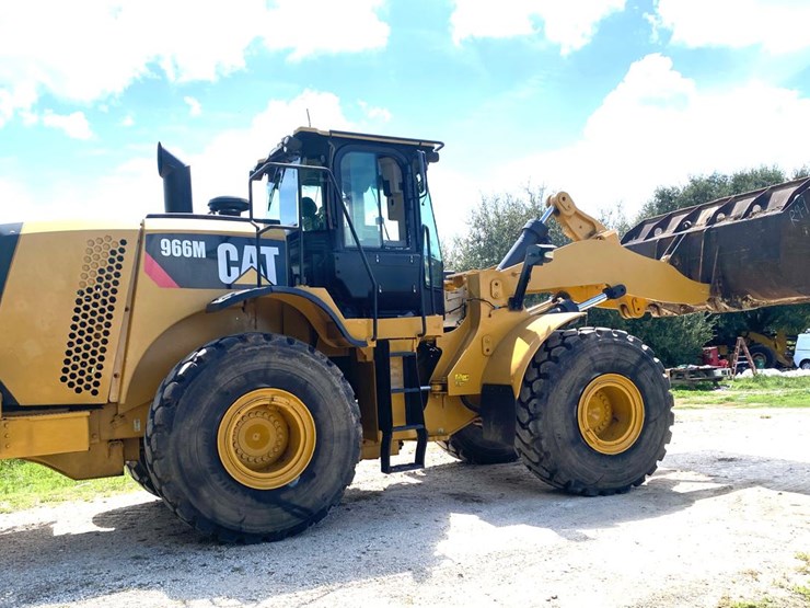 2015-caterpillar-966m-image-8