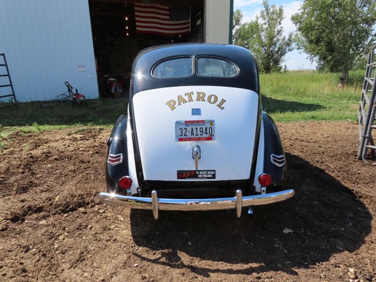 1940-ford-deluxe-cop-car-image-7