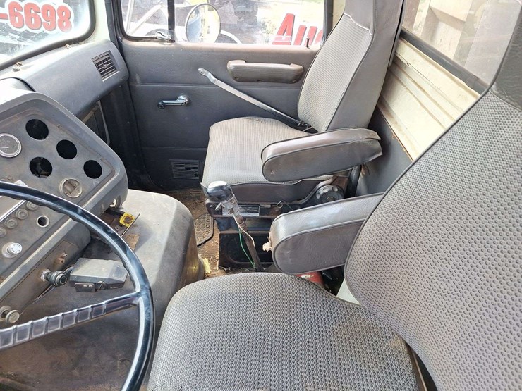 ford-l9000-image-21