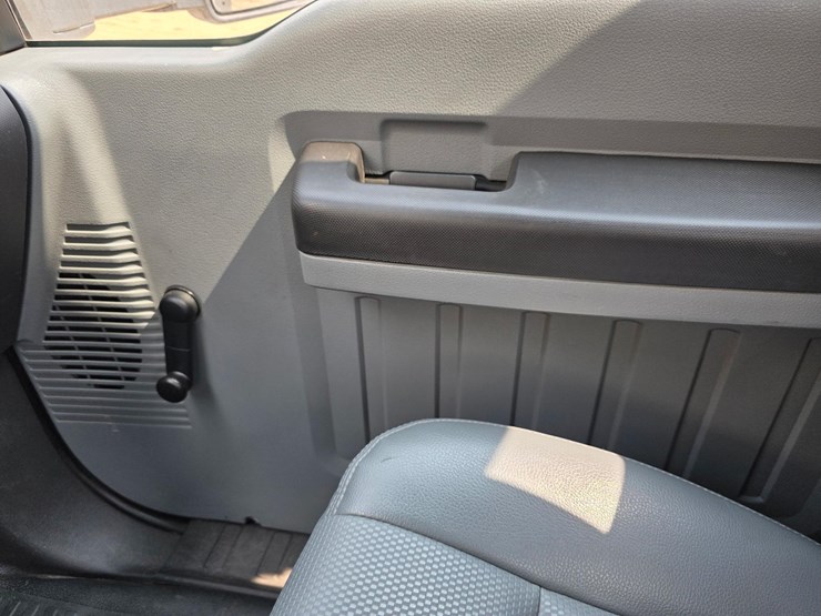 2015-ford-f550-image-5