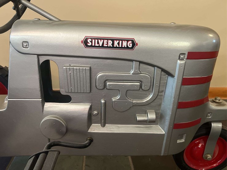 gene-gregory-custom-silver-king-pedal-tractor-image-5