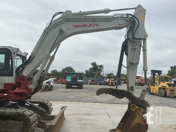 2016-takeuchi-tb1140-image-6