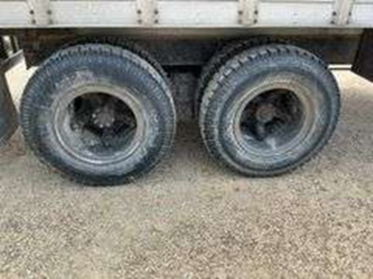 1972-gmc-6500-super-custom,-grain-truck-image-21