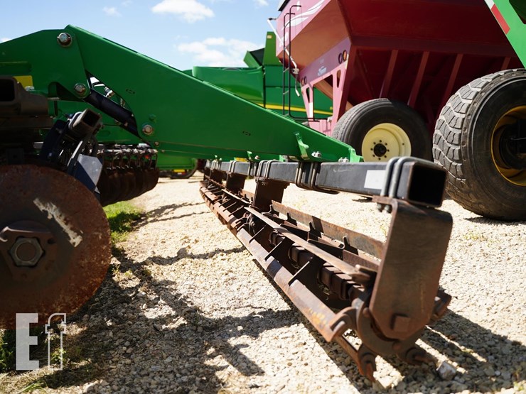 2014-john-deere-2720-image-14