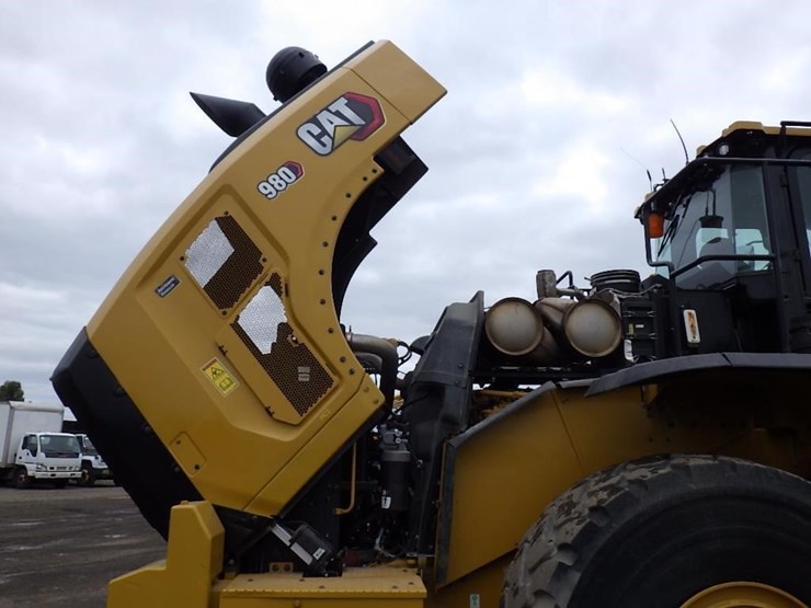 2022-caterpillar-980-image-31